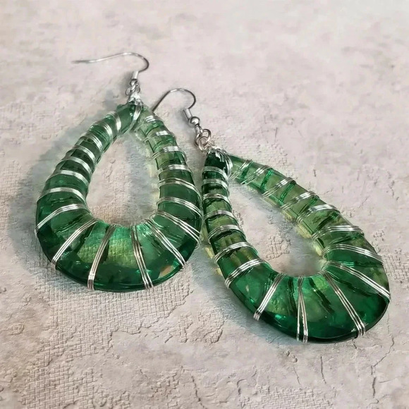 Handcrafted Retro 80s Statement Green Lucite Open Teardrop Wire Wrapped Earrings - Picture 1 of 5